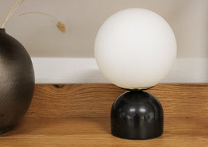 Ball bordlampe Svart